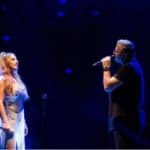 Αντώνης Ρέμος τραγουδαει μαζι με την Ελενα Παπαριζου σε συναυλια